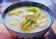 白菜豆腐汤,白菜豆腐汤的制作与营养价值解析”